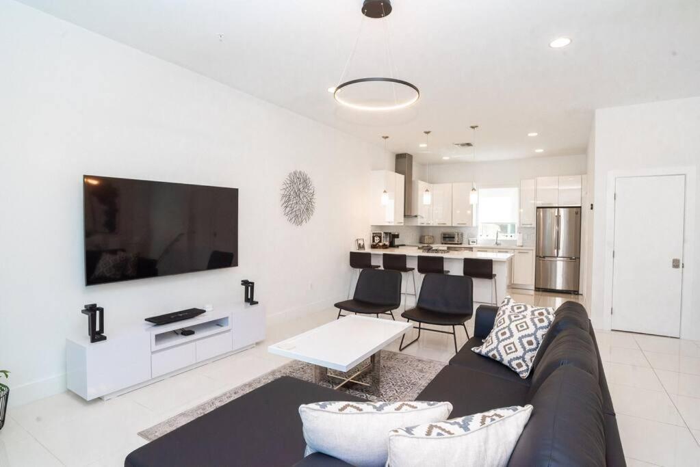 Across The Ocean Few Steps To Beach Contemporary Three Bedroom Townhouse 帕诺滩 外观 照片