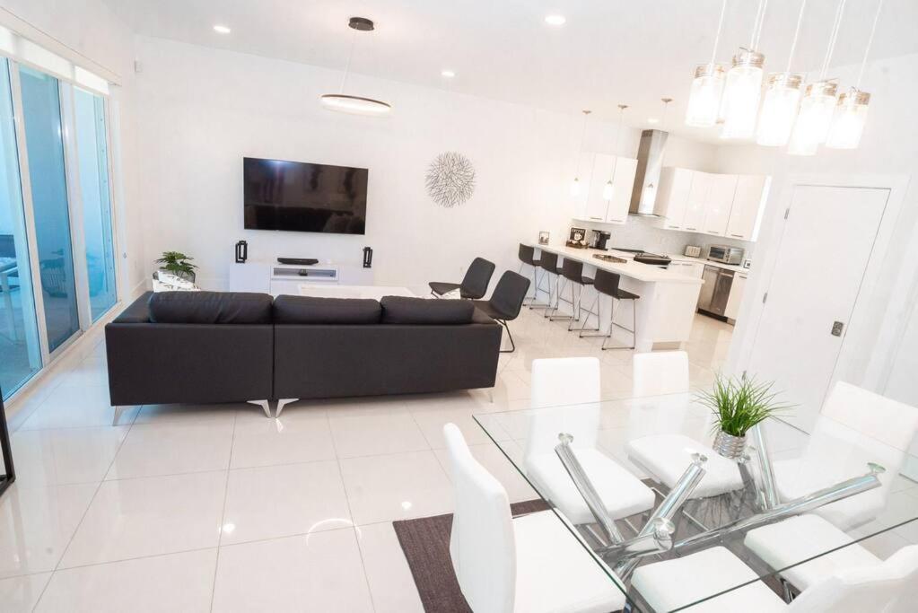Across The Ocean Few Steps To Beach Contemporary Three Bedroom Townhouse 帕诺滩 外观 照片