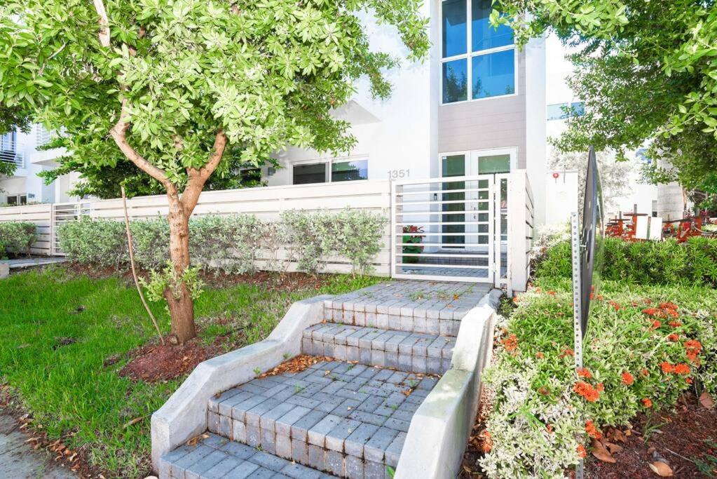 Across The Ocean Few Steps To Beach Contemporary Three Bedroom Townhouse 帕诺滩 外观 照片