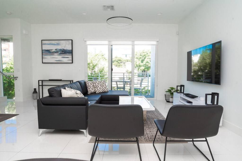 Across The Ocean Few Steps To Beach Contemporary Three Bedroom Townhouse 帕诺滩 外观 照片