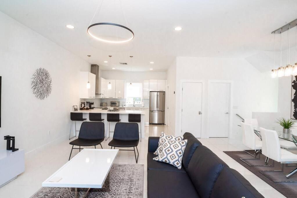 Across The Ocean Few Steps To Beach Contemporary Three Bedroom Townhouse 帕诺滩 外观 照片