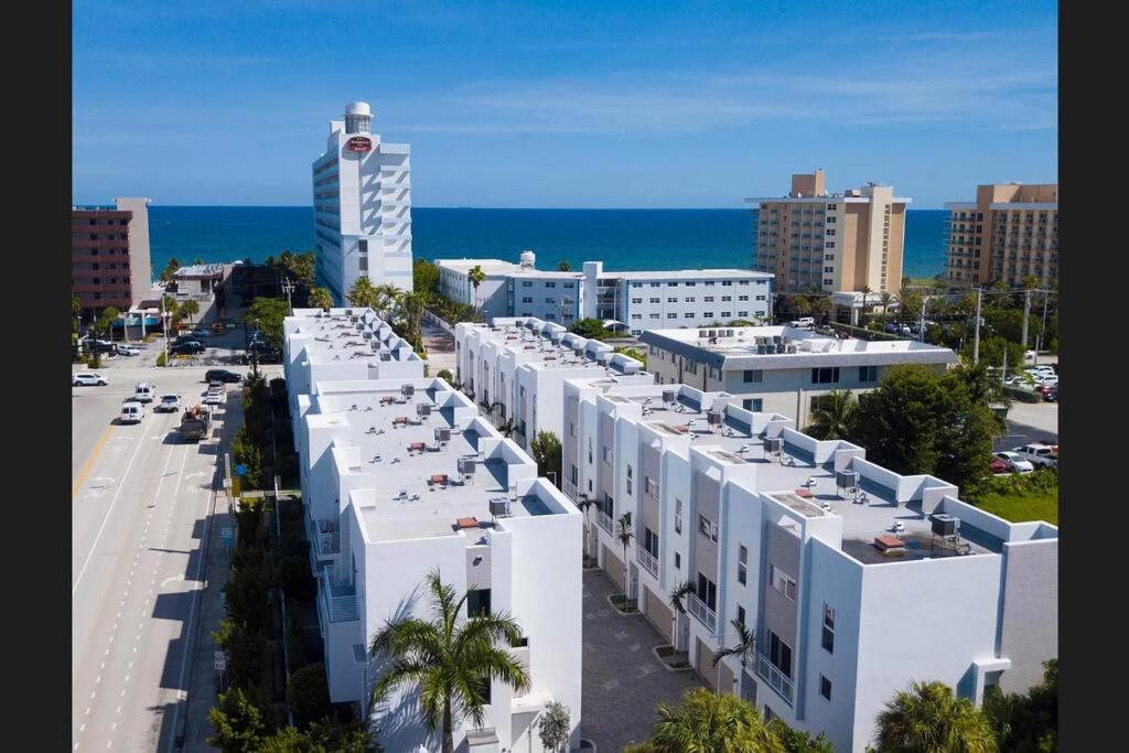 Across The Ocean Few Steps To Beach Contemporary Three Bedroom Townhouse 帕诺滩 外观 照片
