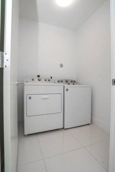 Across The Ocean Few Steps To Beach Contemporary Three Bedroom Townhouse 帕诺滩 外观 照片