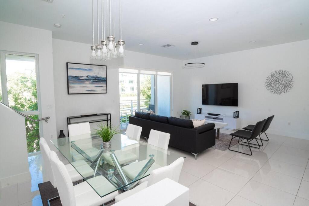 Across The Ocean Few Steps To Beach Contemporary Three Bedroom Townhouse 帕诺滩 外观 照片