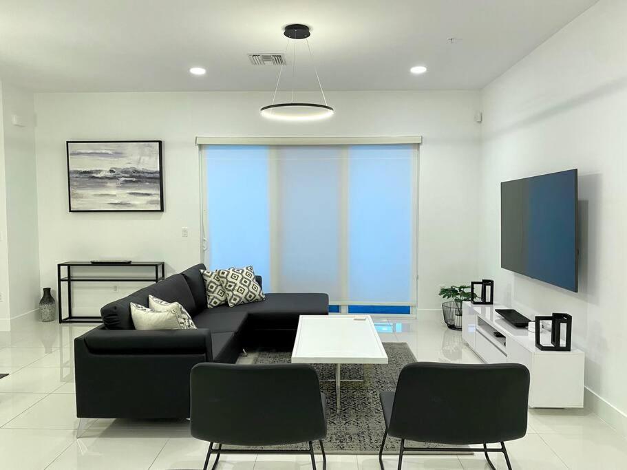 Across The Ocean Few Steps To Beach Contemporary Three Bedroom Townhouse 帕诺滩 外观 照片